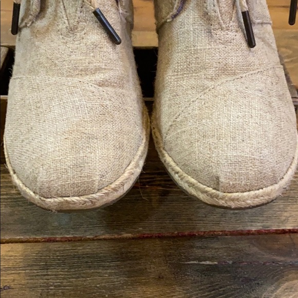 TOMS  Linen Hemp Boot Wedges! - Picture 13 of 16